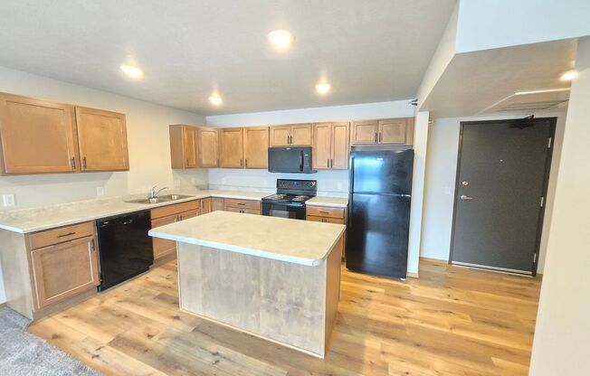 1 bed, 1 bath, 756 sqft, $1,025, Unit 3400 207