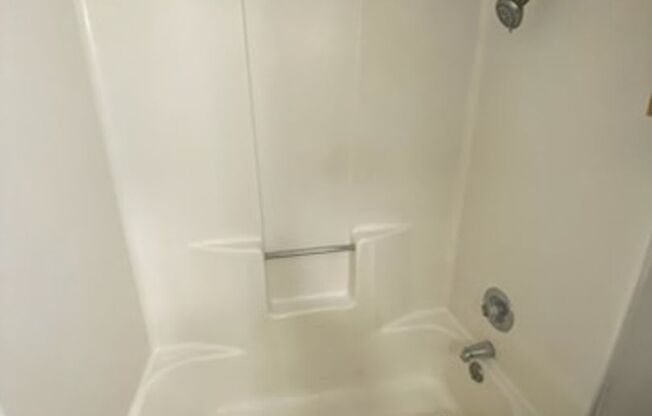 1 bed, 1 bath, 636 sqft, $710, Unit 2714-623