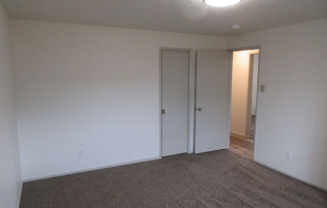 3 beds, 1 bath, 1,065 sqft, $1,795, Unit 4541