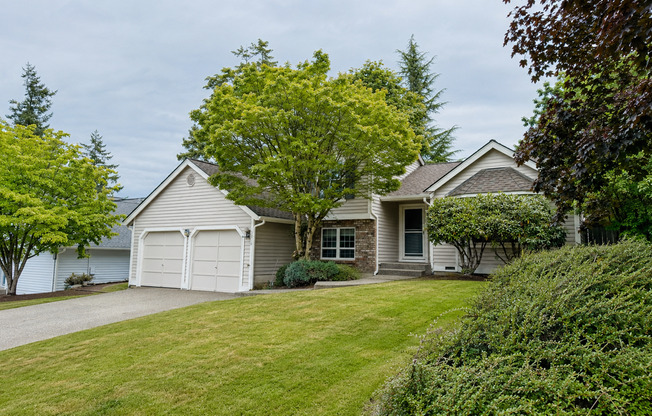 Private Summer Ridge Retreat with Vaulted Ceilings & Fenced Backyard