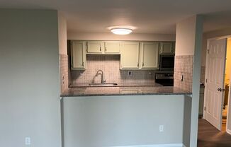 2 beds, 2 baths, $1,350, Unit APARTMENT B