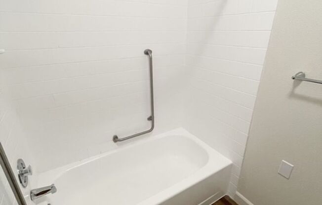 1 bed, 1 bath, 665 sqft, $1,410, Unit 1814-205
