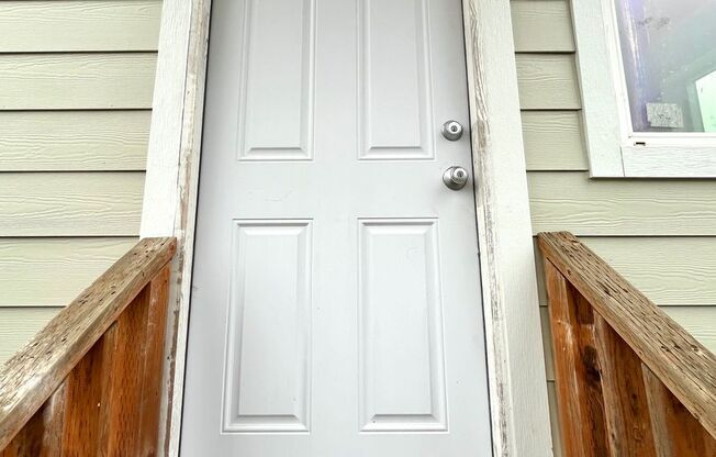 2-Bedroom, 1-Bathroom Unit Available in Multiplex Near Downtown Hillsboro