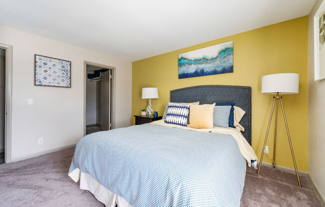 1 bed, 1 bath, 700 sqft, $1,099