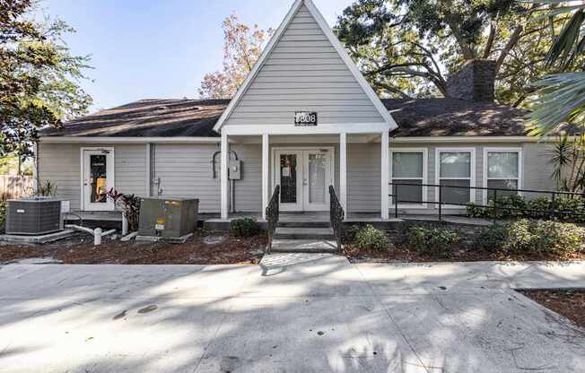 Welcome to Foxcroft Apartments