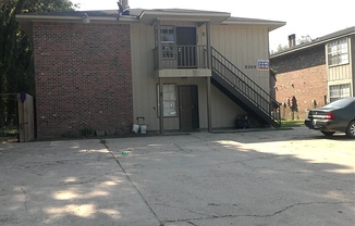8349 GOVERNOR DR