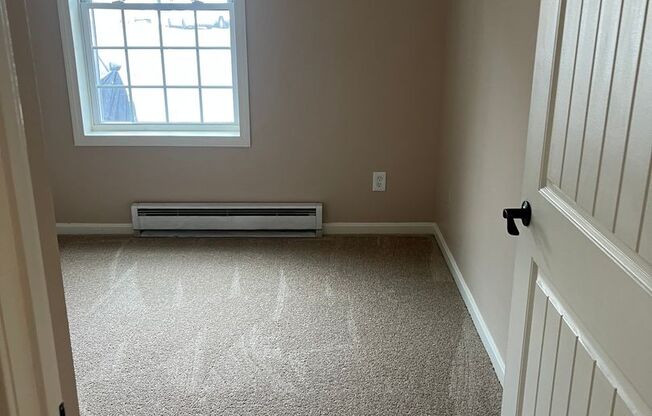 2 beds, 2 baths, $2,100, Unit 336