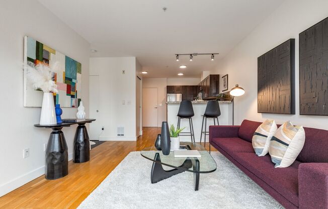 1 bed, 1 bath, $1,950, Unit #423