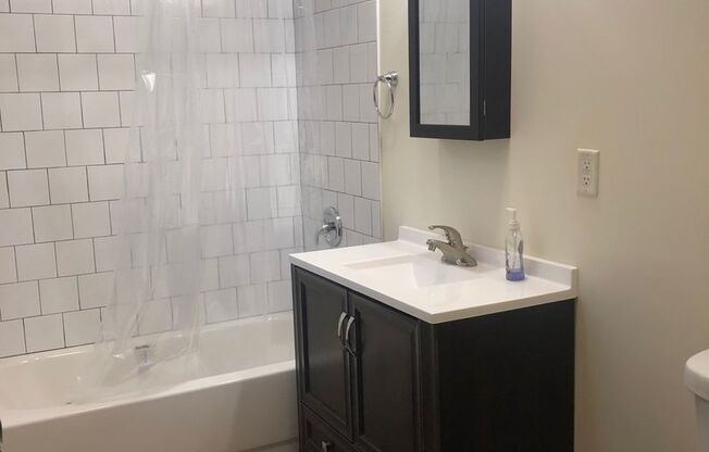 1 bed, 1 bath, 900 sqft, $1,200