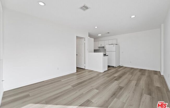 1 bed, 1 bath, 750 sqft, $3,195