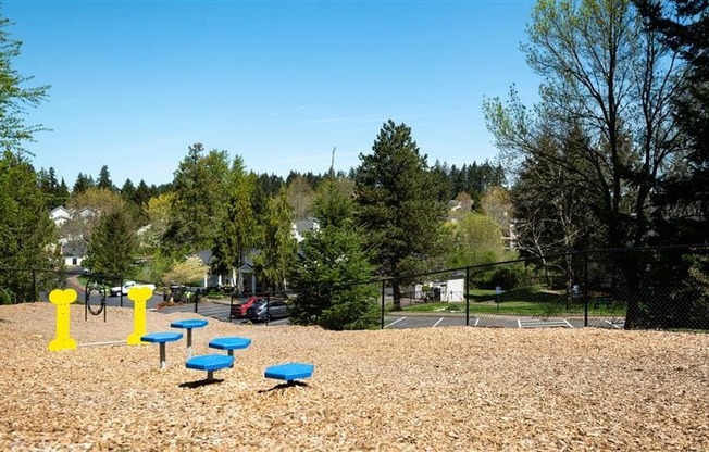 Murrayhill Park Apartments | Outdoor Community Space