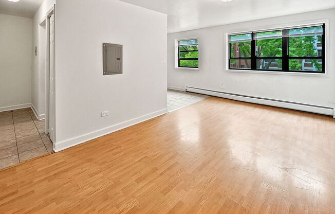 1 bed, 1 bath, $1,695, Unit 1111H-301