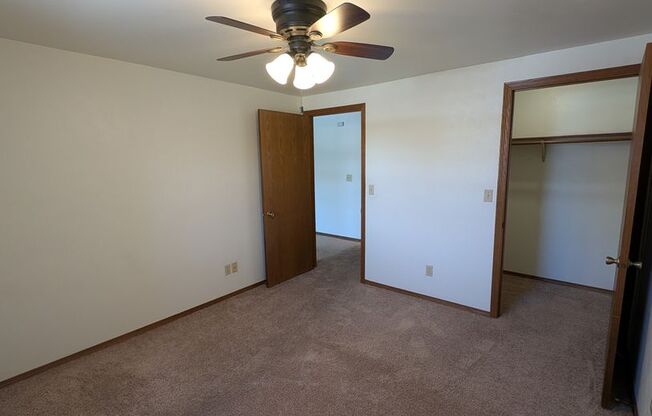 2 beds, 2 baths, 1,034 sqft, $1,229, Unit 1401 082