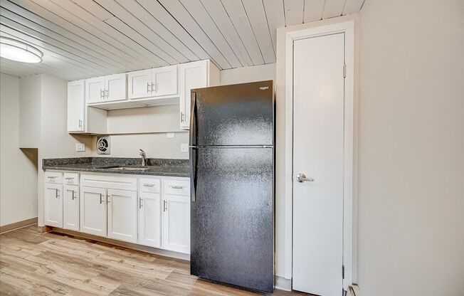 3 beds, 1.5 baths, 1,050 sqft, $1,850, Unit 4610-5
