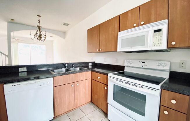 Beautiful 3 BD / 2.5 BA Townhome