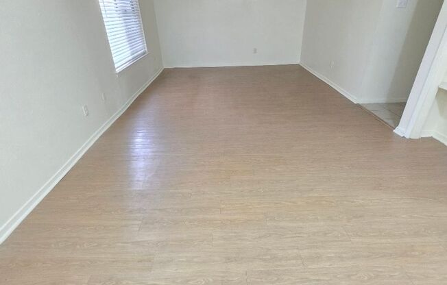 2 beds, 1 bath, 900 sqft, $1,045, Unit ELP2202-251