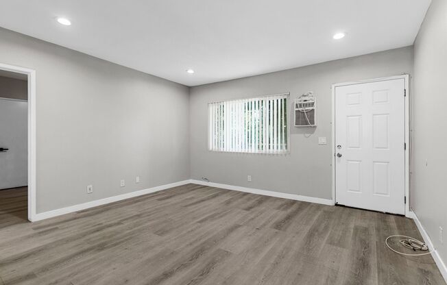 2 beds, 1 bath, 750 sqft, $2,295, Unit 201-05