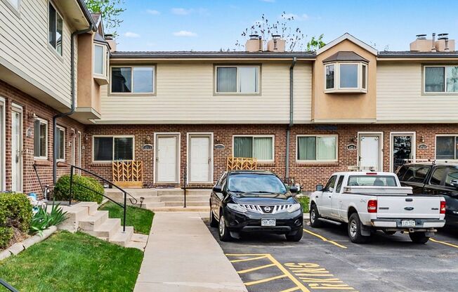 2 Bedroom Townhome is Wheat Ridge!