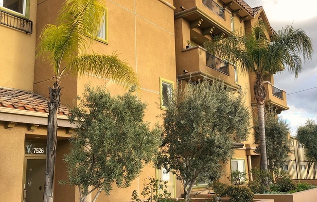 Bella Villa - Laurel