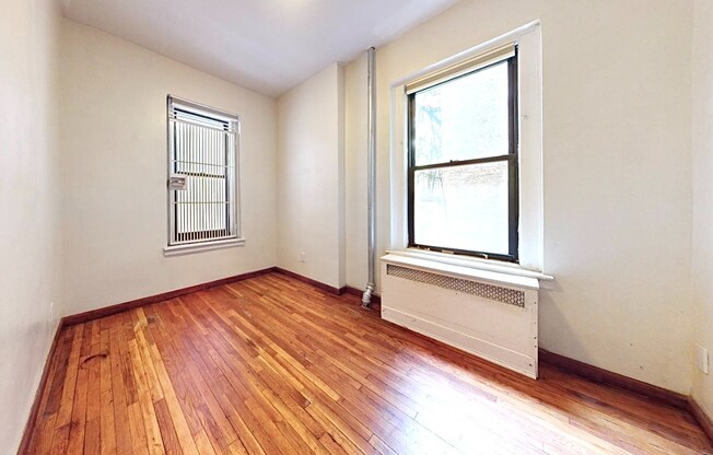 2 beds, 1 bath, $3,200, Unit 6E