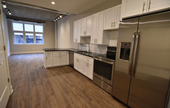 1 bed, 1 bath, 711 sqft, $2,900, Unit 3833-520