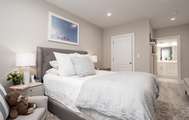 1 bed, 1.5 baths, 938 sqft, $4,300, Unit 16