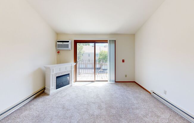 2 beds, 1 bath, 965 sqft, $1,565, Unit 7722CG