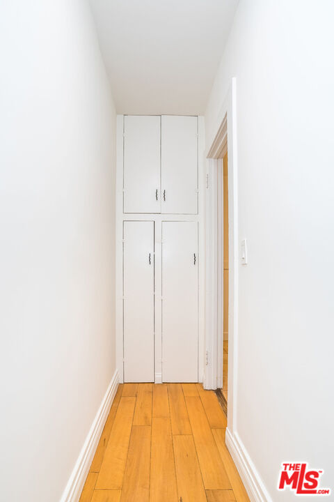 700 ANGELUS PL