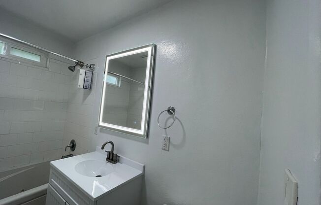 2 beds, 1 bath, 793 sqft, $2,175, Unit 078#B2
