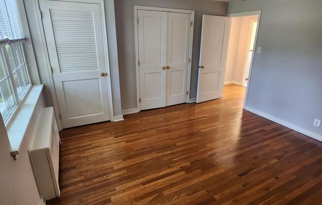 2 beds, 1 bath, 897 sqft, $2,265, Unit A-05