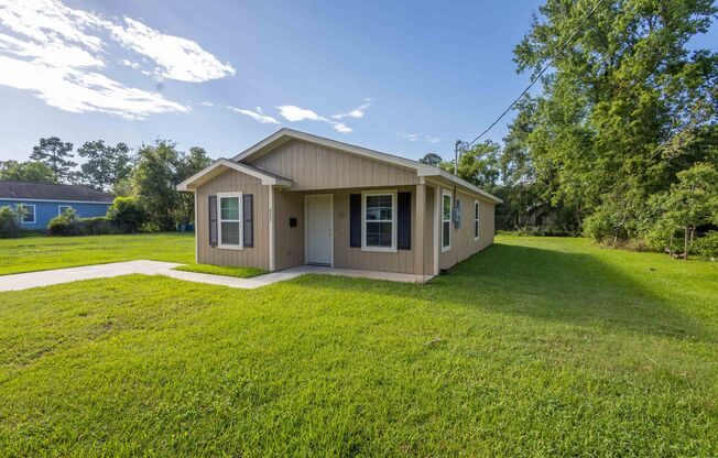Move In Special - $40 app fee!!  Brand New 3 bedroom / 1 bath home in 77703!