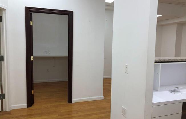 Studio, 1,000 sqft, $5,500, Unit 5