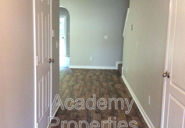 735 MAGNOLIA GDN WALK