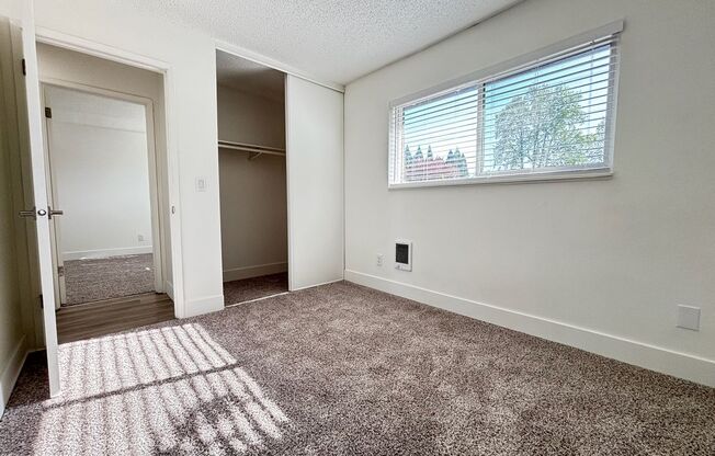 2 beds, 1 bath, 700 sqft, $1,335, Unit 06