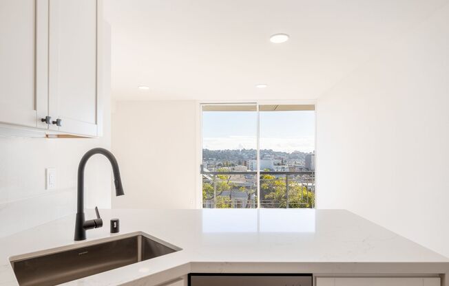 940 Guerrero Street (1082r)