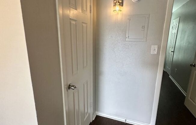 1 bed, 1 bath, 692 sqft, $1,135, Unit 20