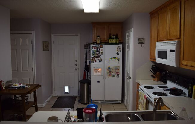 AUG PRE-LEASE! 3 Bed/3 Bath Duplex with Huge Backyard!