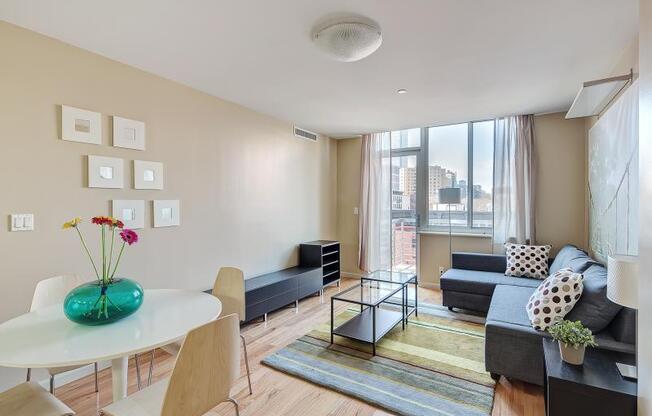 1635 Lexington Ave