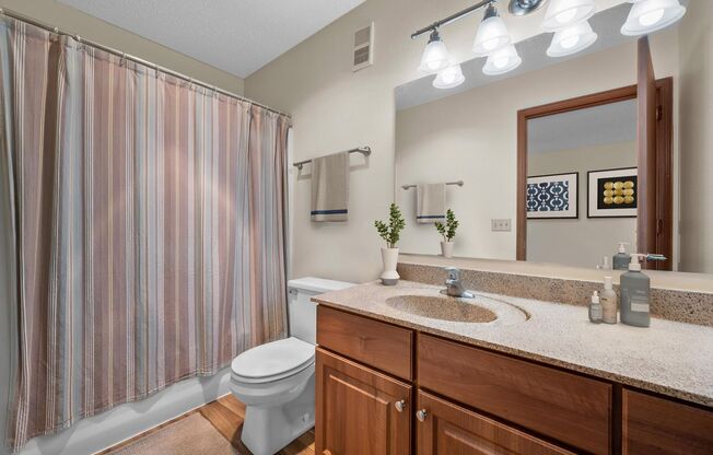 1 bed, 1 bath, 900 sqft, $1,375, Unit 301