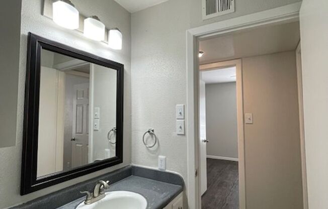 2 beds, 2 baths, 931 sqft, $1,195, Unit 05-0502
