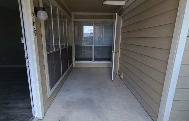 2 beds, 2 baths, 985 sqft, $1,275, Unit 905