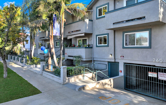Elmwood Gardens Apartments in Burbank, CA