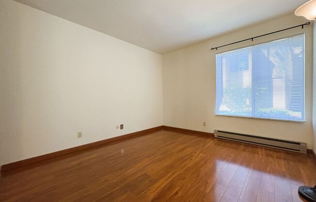 2 beds, 2 baths, $3,400, Unit # 209