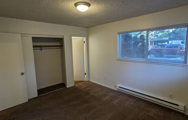 2 beds, 2 baths, 900 sqft, $1,525, Unit #24