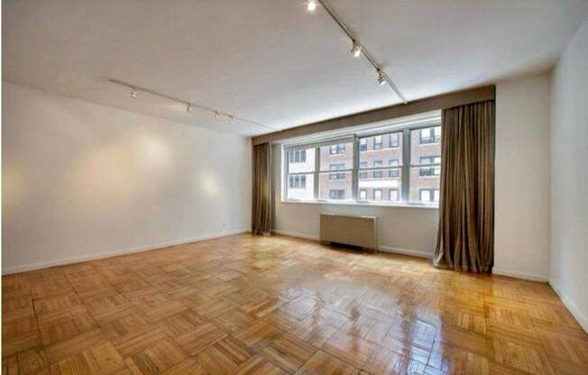 116 CENTRAL PARK S