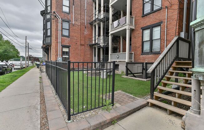 1 bed, 1 bath, 600 sqft, $995, Unit Apt 25