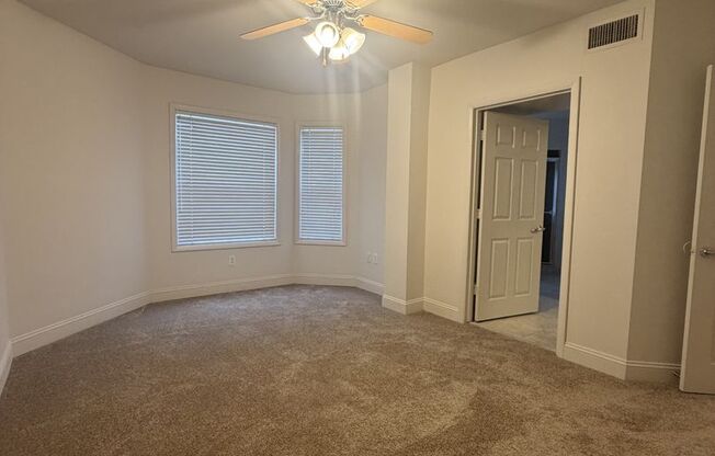 2 beds, 2 baths, 840 sqft, $2,155, Unit 4-0401