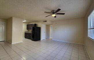 2 beds, 1 bath, 792 sqft, $1,050, Unit Merlayne Unit 5