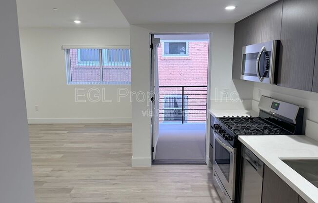 1 bed, 1 bath, 607 sqft, $2,350, Unit 602