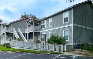 Pet Friendly 2BR/2BA Condo Near UF - Available August 2024!